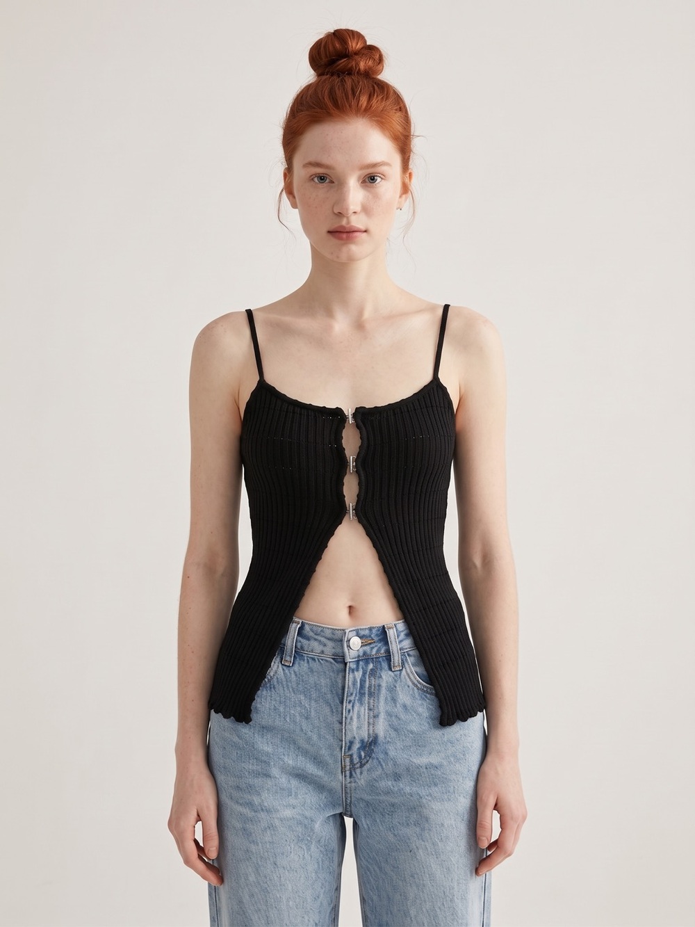 Hera NWOT Black Ribbed Hook-Front Cami Top deep Split. Date night out. Rave. S